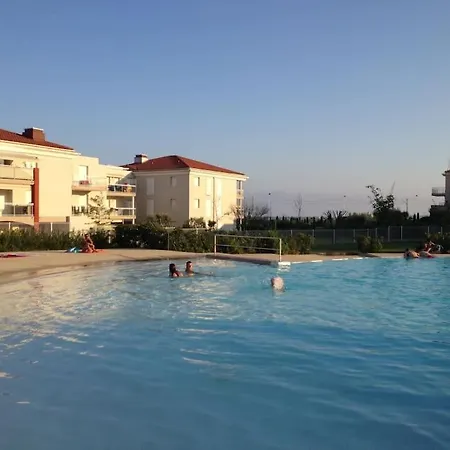 Lovely By With Sea Views 아파트